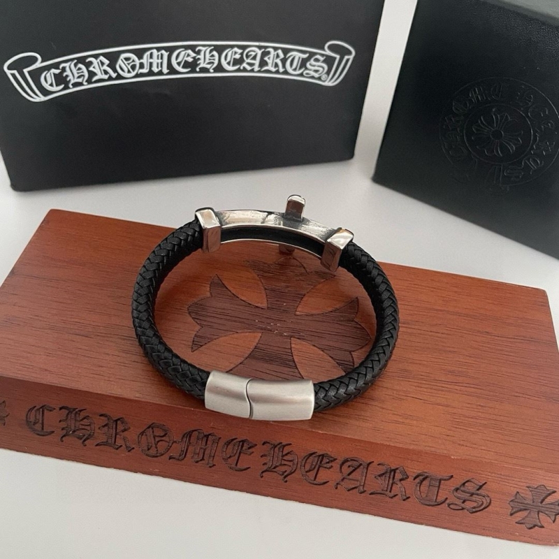 Ch*0me He**ts necklaces